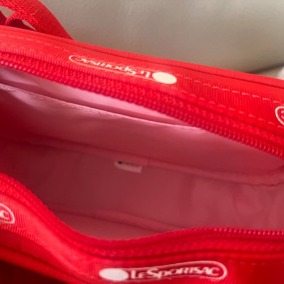 LeSportsac Hello Kitty Rectangular Camera Bag - Picture 3 of 6